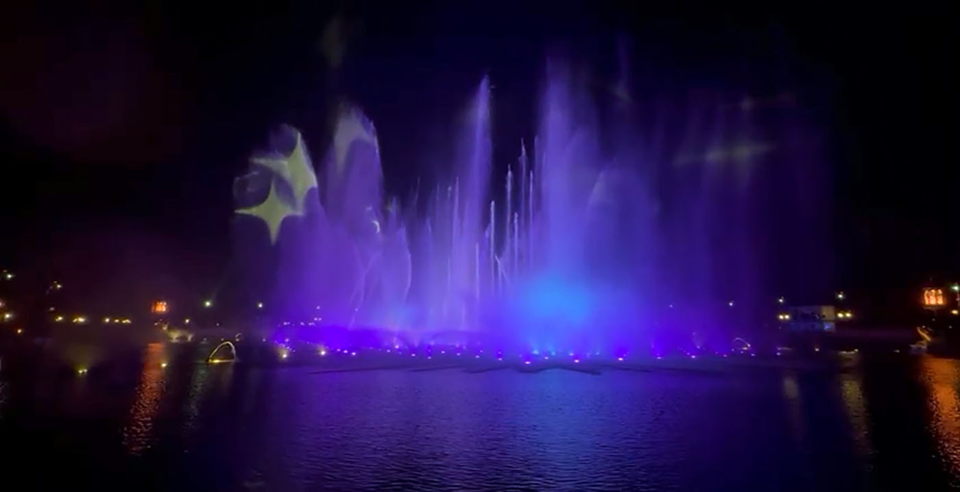 Video: Efteling test nieuwe Aquanura-show met bijzondere muziekstijlen en lichteffecten