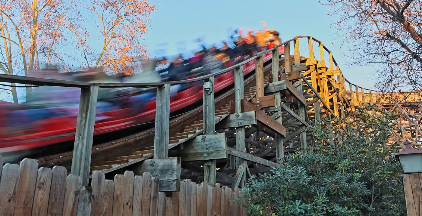 Nederlandse pretparkvlogger kneust ribben in achtbaan PortAventura: 'Ontzettend veel pijn'