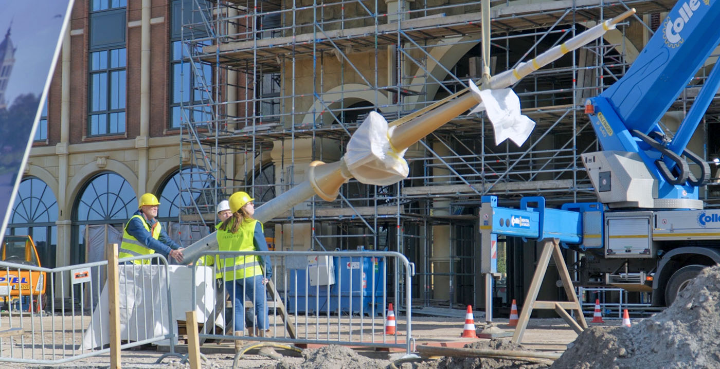 Foto's: Efteling bereikt hoogste punt Grand Hotel, ontwerper geeft tekst en uitleg