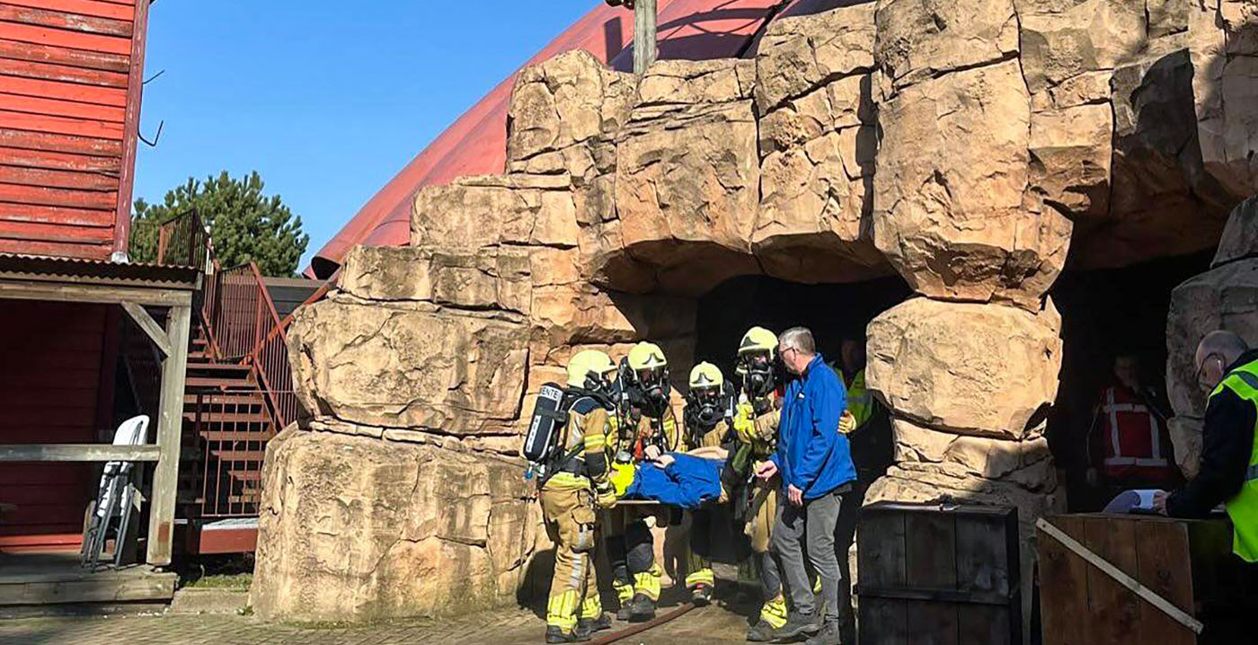 Grote brandoefening in Attractiepark Slagharen: darkride vol met rook