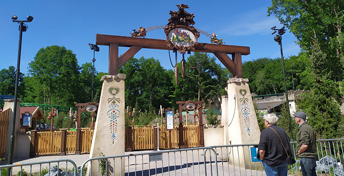 Efteling onthult openingsdatum van nieuwe achtbaan Max & Moritz