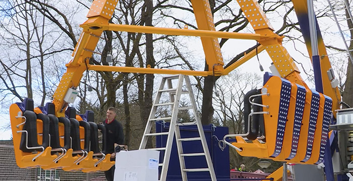 Video: opbouw van nieuwe thrillride in Drents pretpark