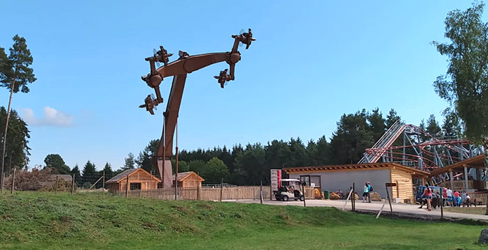 Pretpark past 'swastika-molen' aan om associatie met hakenkruizen te voorkomen