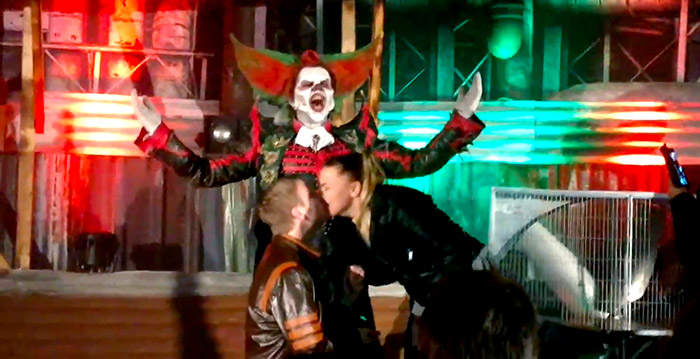 Video: huwelijksaanzoek bij Eddie de Clown in Walibi Holland