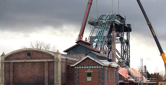 Nieuwe achtbaan Efteling bereikt allerhoogste punt