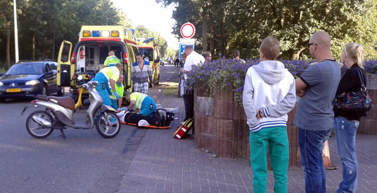 Vrouw geschept door auto bij Attractiepark Slagharen