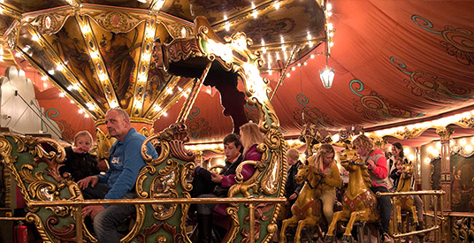 'Nieuwe verlichting bij Stoomcarrousel Efteling is sfeerloos en misselijkmakend'